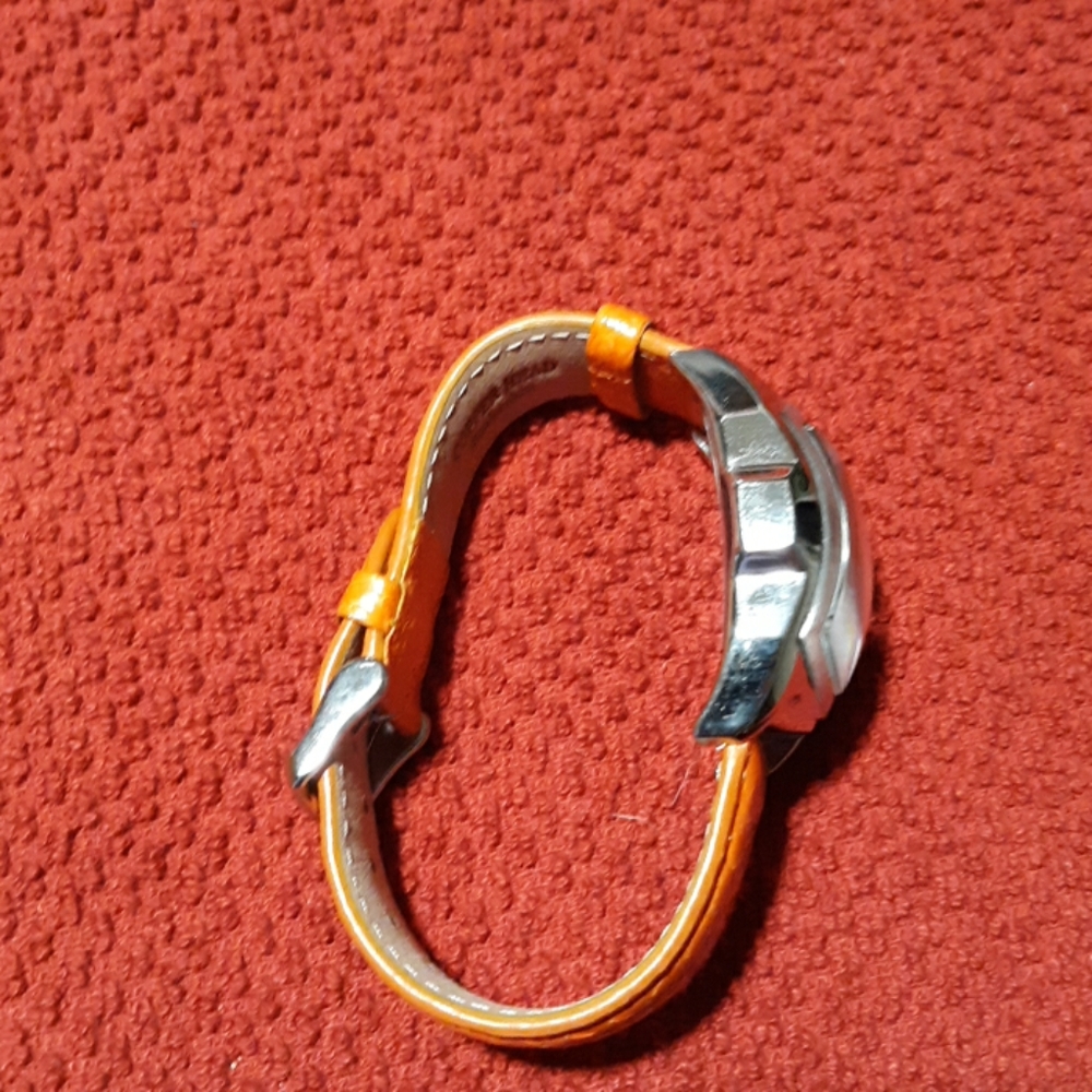 Watch - Picture 7 of 8